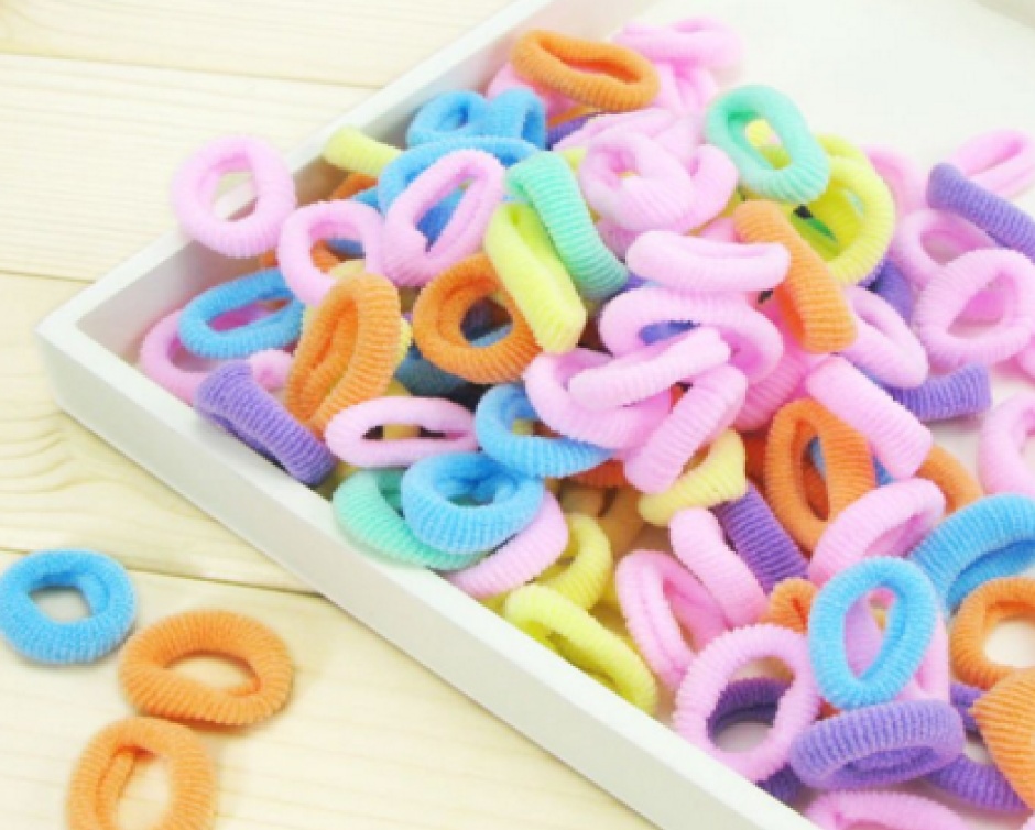 0 for a Pack of 200 Retro Colorful Hair Ties Buytopia