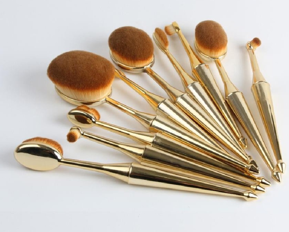 24 for a 10Piece Professional Oval MakeUp Brush Set Buytopia